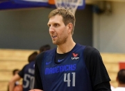 开云-欧篮联转会期走向成谜，达拉斯独行侠调整名单，话题不断，更衣室氛围转暖的简单介绍